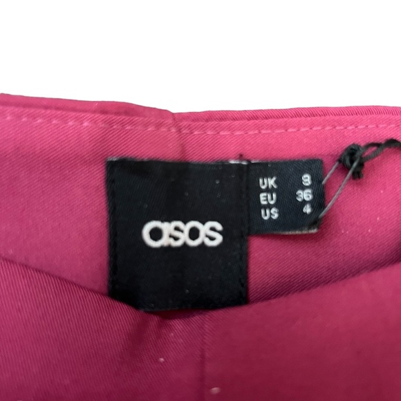 New with tags! ASOS berry color scallop hem shorts size 4 - Picture 3 of 5
